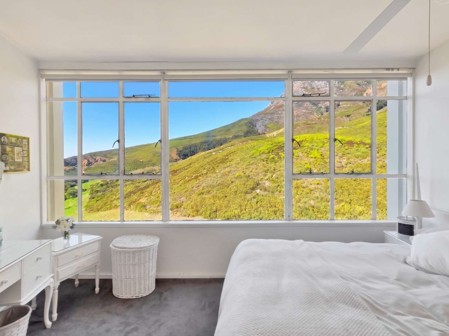 1 Bedroom Property for Sale in Vredehoek Western Cape